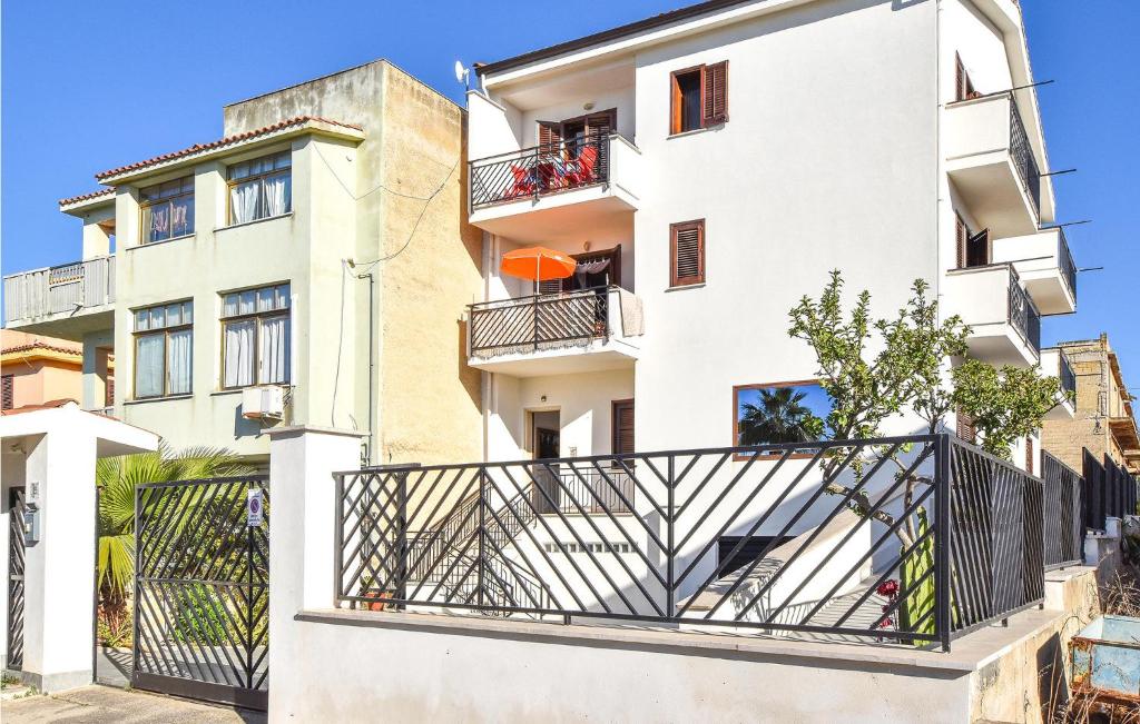 Stunning Apartment In Trappeto With 4 Bedrooms And Wifi photo 2