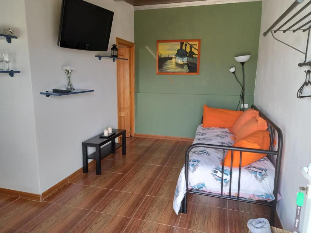 Orange House photo 4