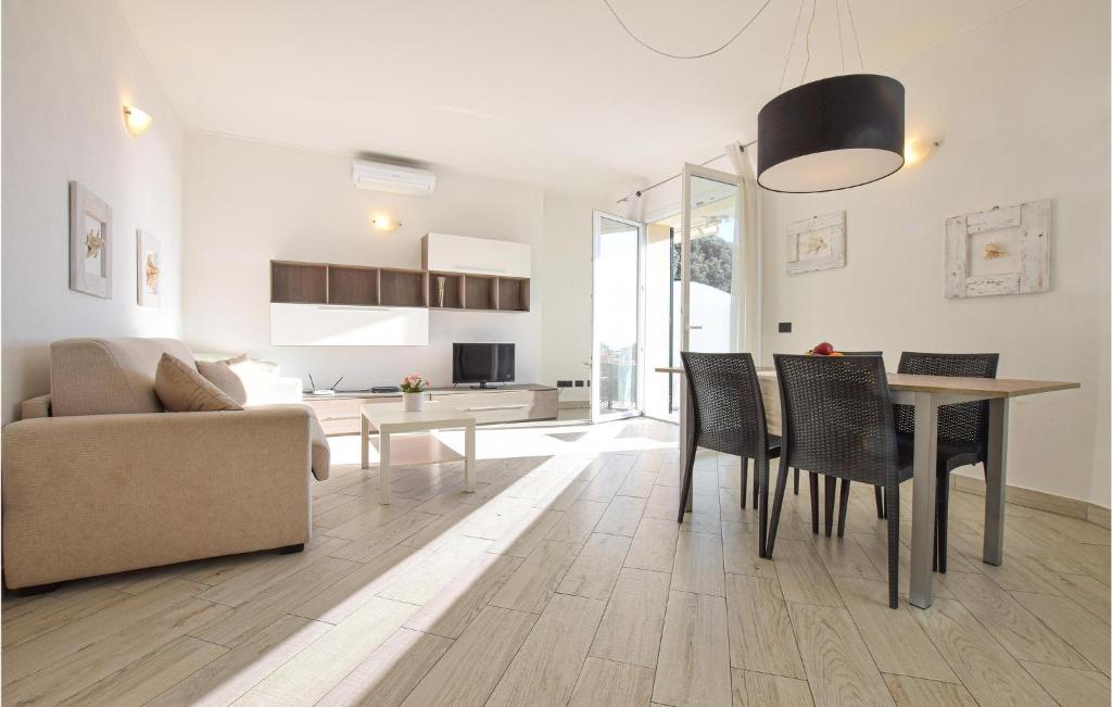 Awesome Apartment In Moneglia With 2 Bedrooms, Wifi And Outdoor Swimming Pool photo 1