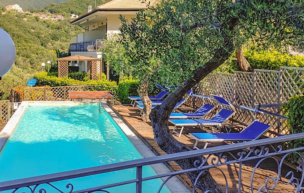 Awesome Apartment In Moneglia With 2 Bedrooms, Wifi And Outdoor Swimming Pool photo 4