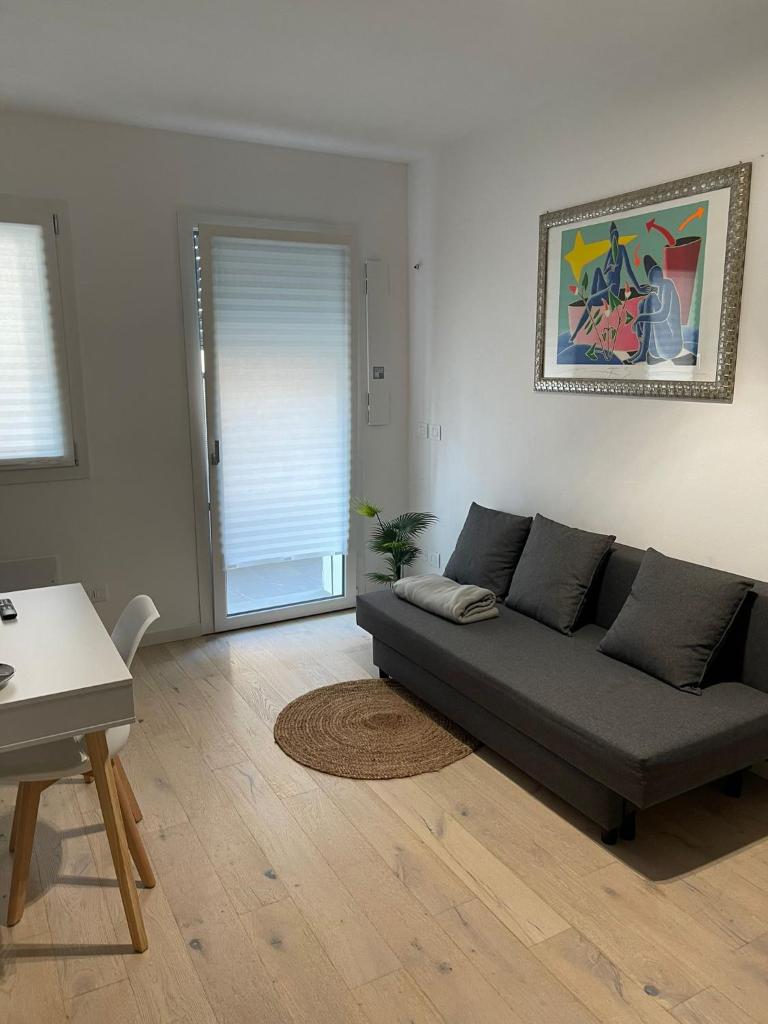 HOUSE RODRIGUEZ