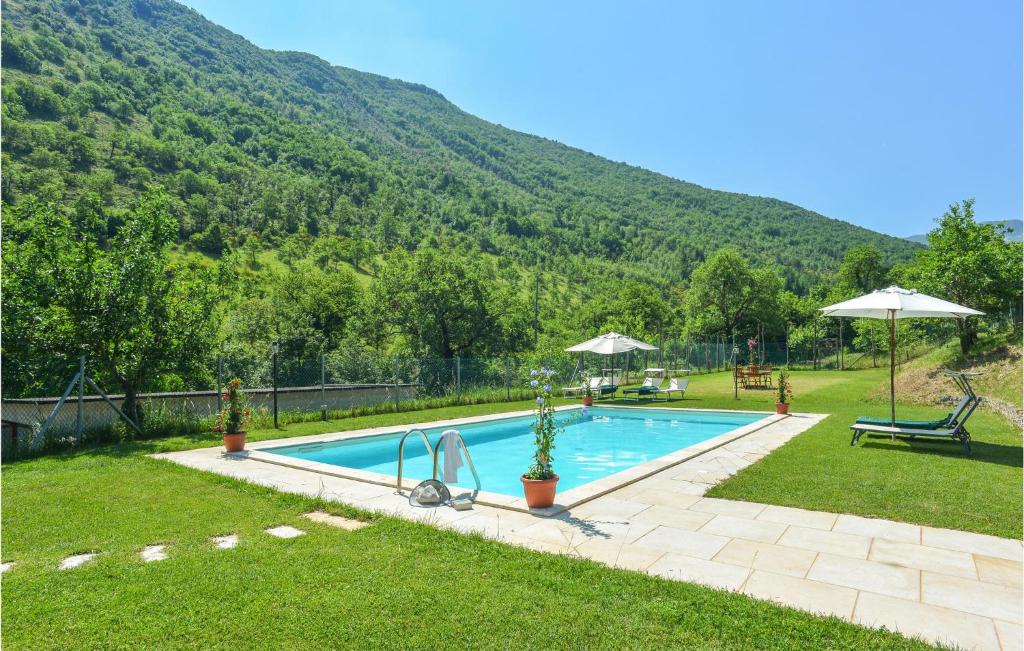 Amazing Home In Cagli With 4 Bedrooms, Internet And Private Swimming Pool