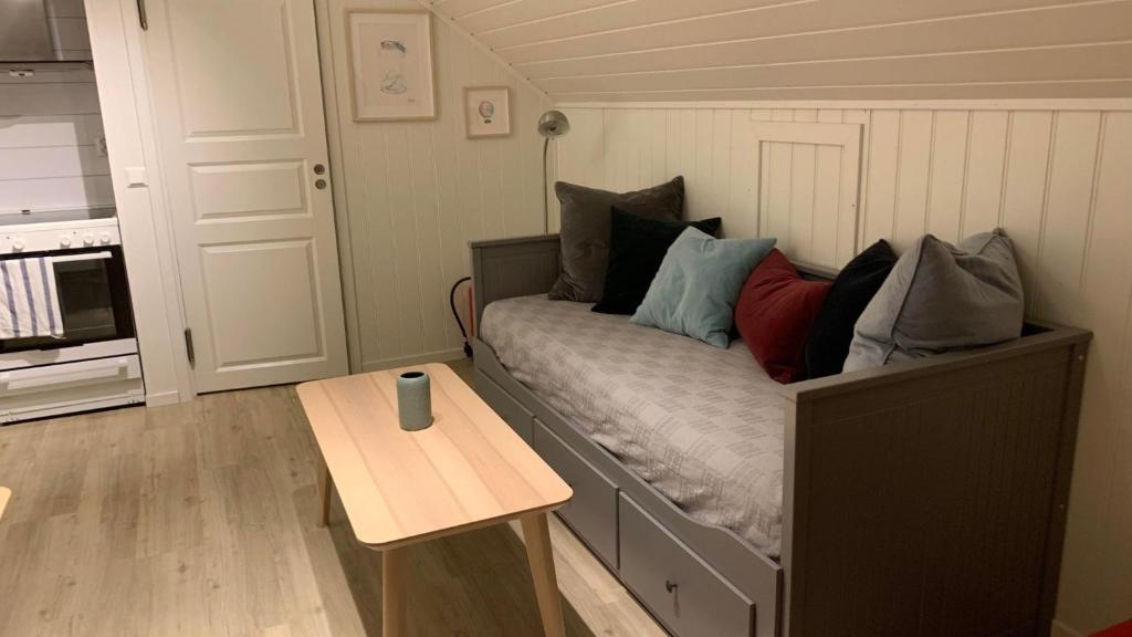 Bright and cozy apartment 1.5km from city centre photo 2