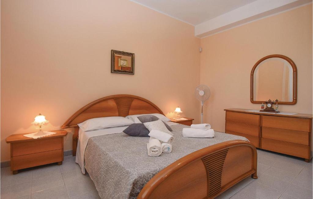 Amazing Home In Ispica With 3 Bedrooms And Wifi photo 1