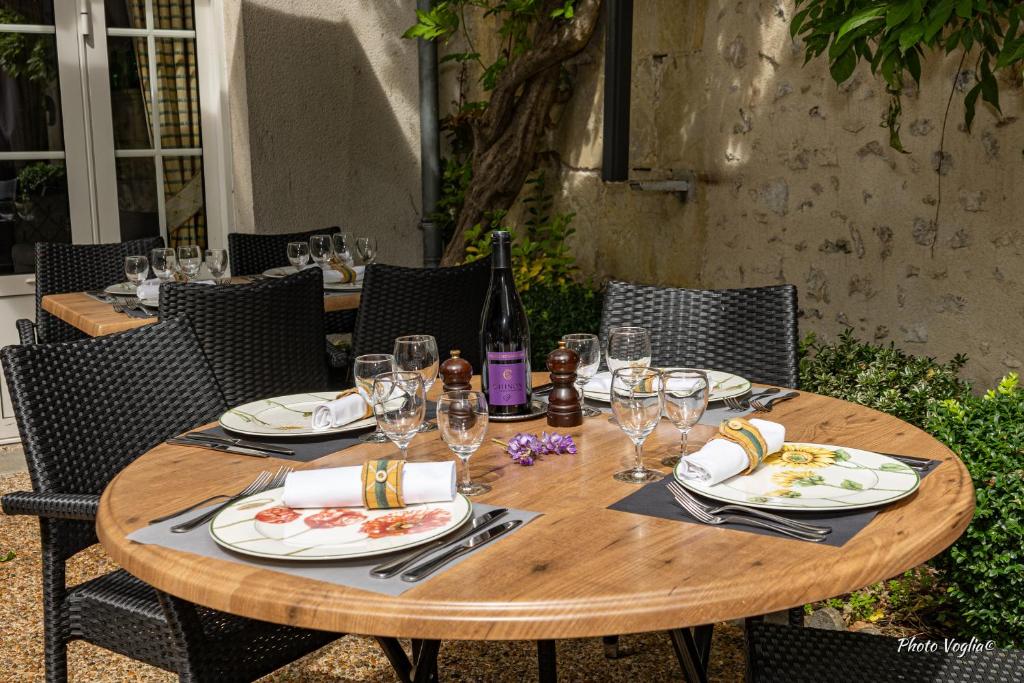Logis Auberge Le Colombien - Hôtel et Restaurant photo 2