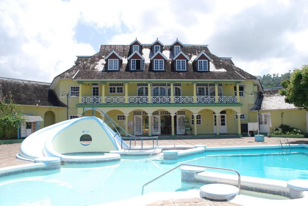 Ocho Rios Sandcastles Resort on the beach 1 bedroom Apartment on the Beach