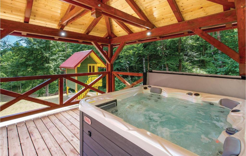 Beautiful Home In Vrbovsko With 2 Bedrooms, Jacuzzi And Wifi