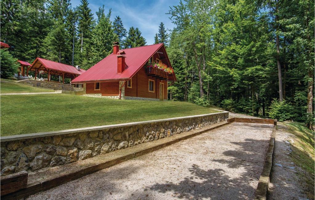 Beautiful Home In Vrbovsko With 2 Bedrooms, Jacuzzi And Wifi photo 3