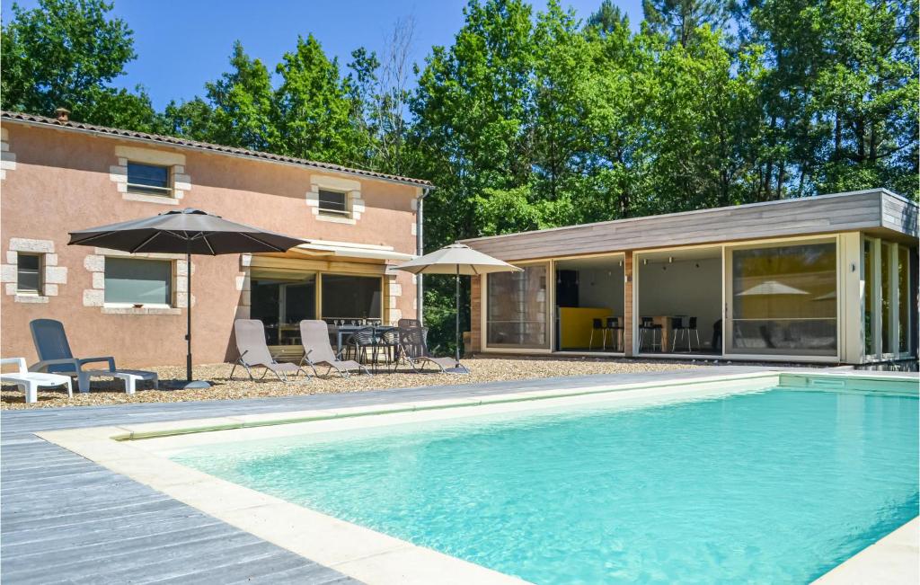 Stunning Home In , Saint Rmy With 4 Bedrooms, Wifi And Swimming Pool photo 1