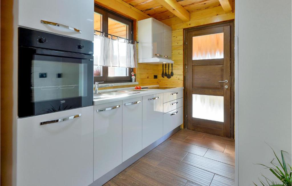 Stunning Home In Grkavescak With Sauna, Wifi And Outdoor Swimming Pool photo 3