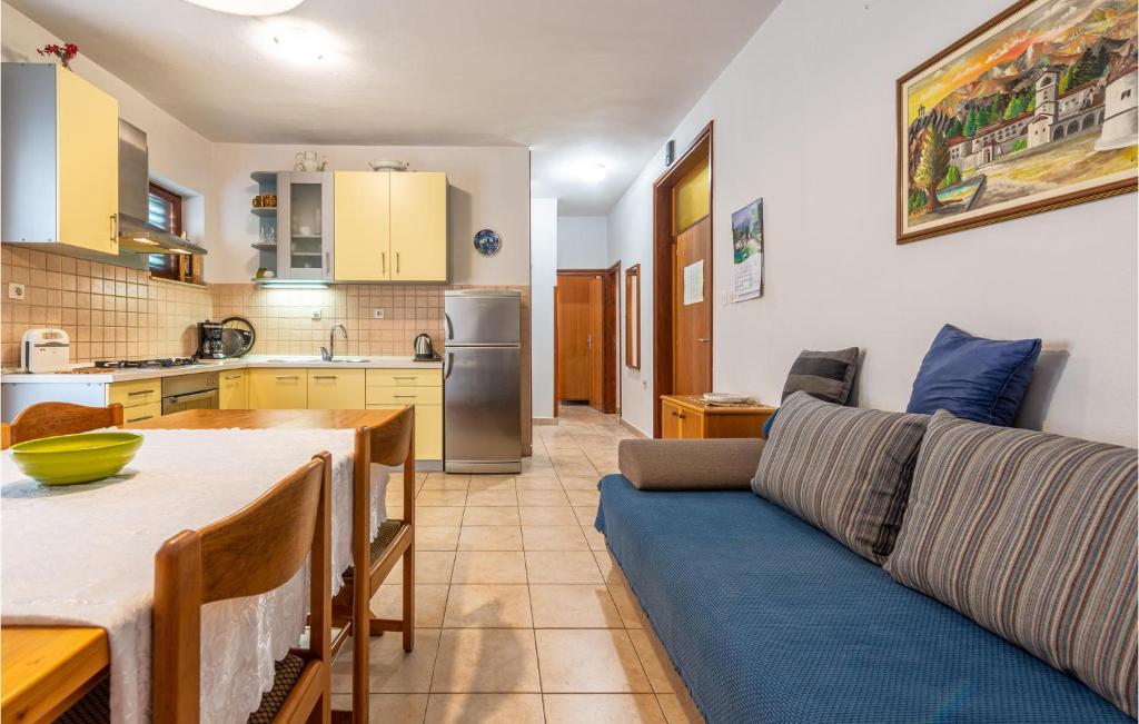 Beautiful Apartment In Zadar With 2 Bedrooms And Wifi photo 2