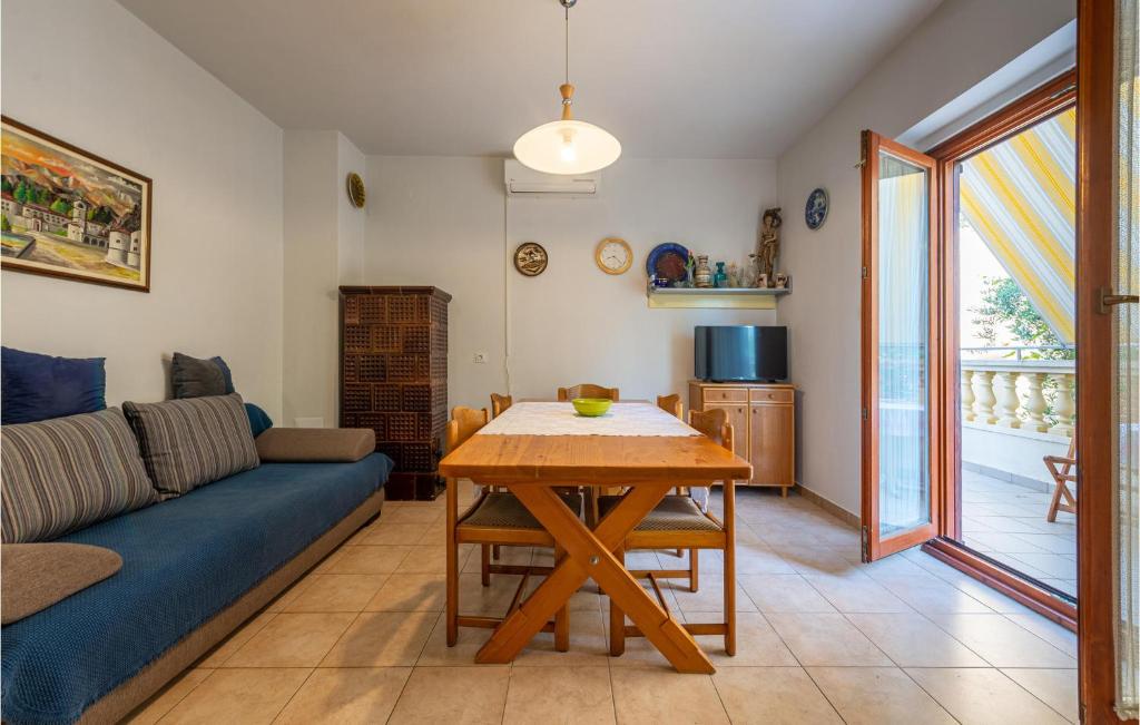 Beautiful Apartment In Zadar With 2 Bedrooms And Wifi photo 4