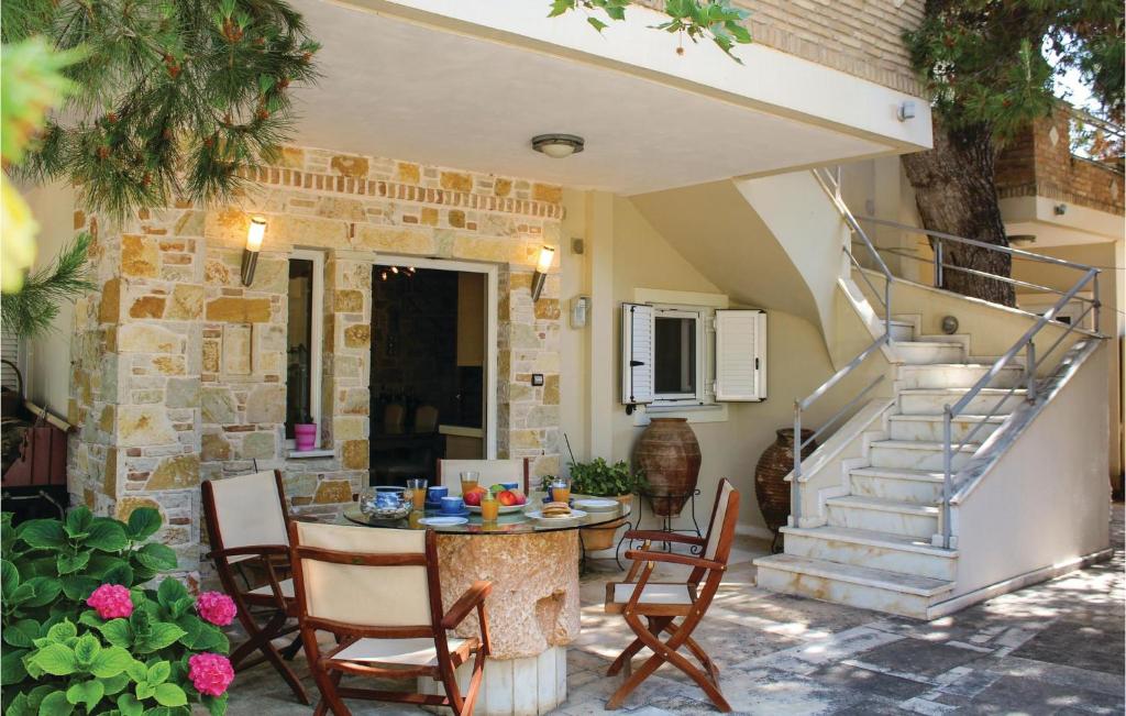 Beautiful Home In Artemida With 2 Bedrooms And Wifi photo 1