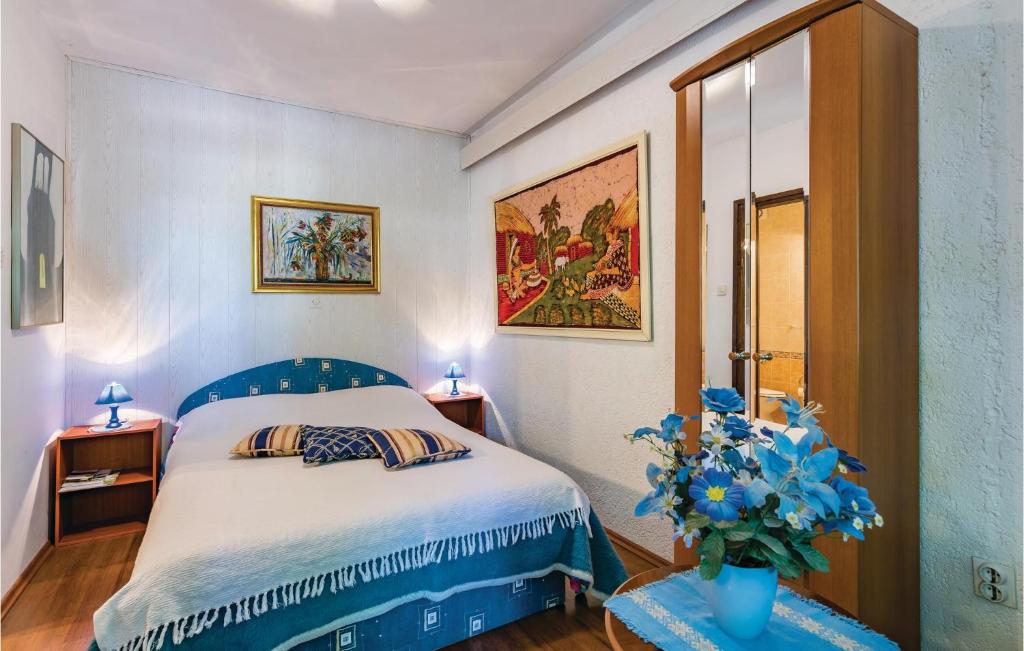 Awesome Apartment In Novigrad With Wifi photo 3