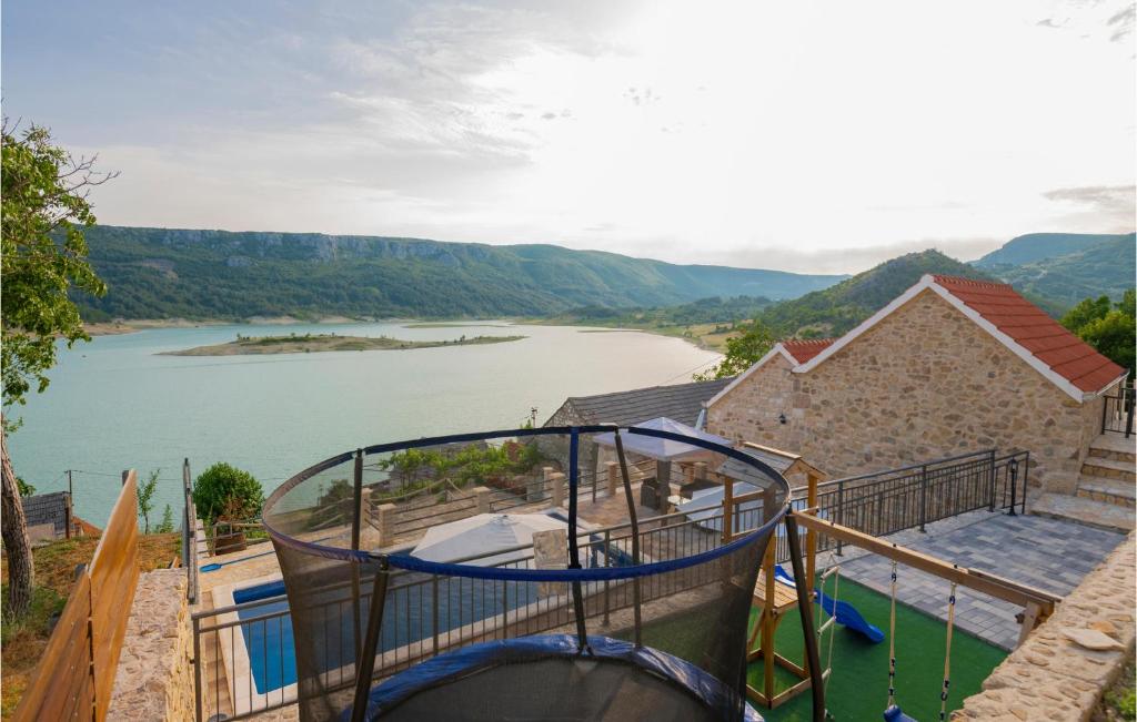 Beautiful Home In Ricice With 4 Bedrooms, Wifi And Outdoor Swimming Pool photo 2