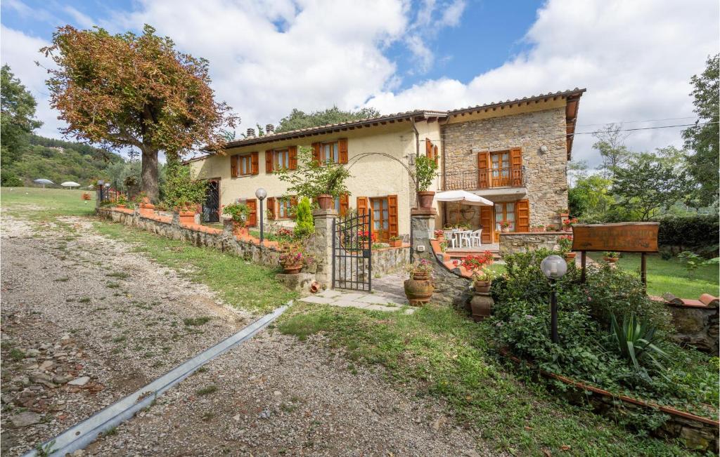 Nice Home In Dicomano Fi With 4 Bedrooms, Private Swimming Pool And Wifi photo 3