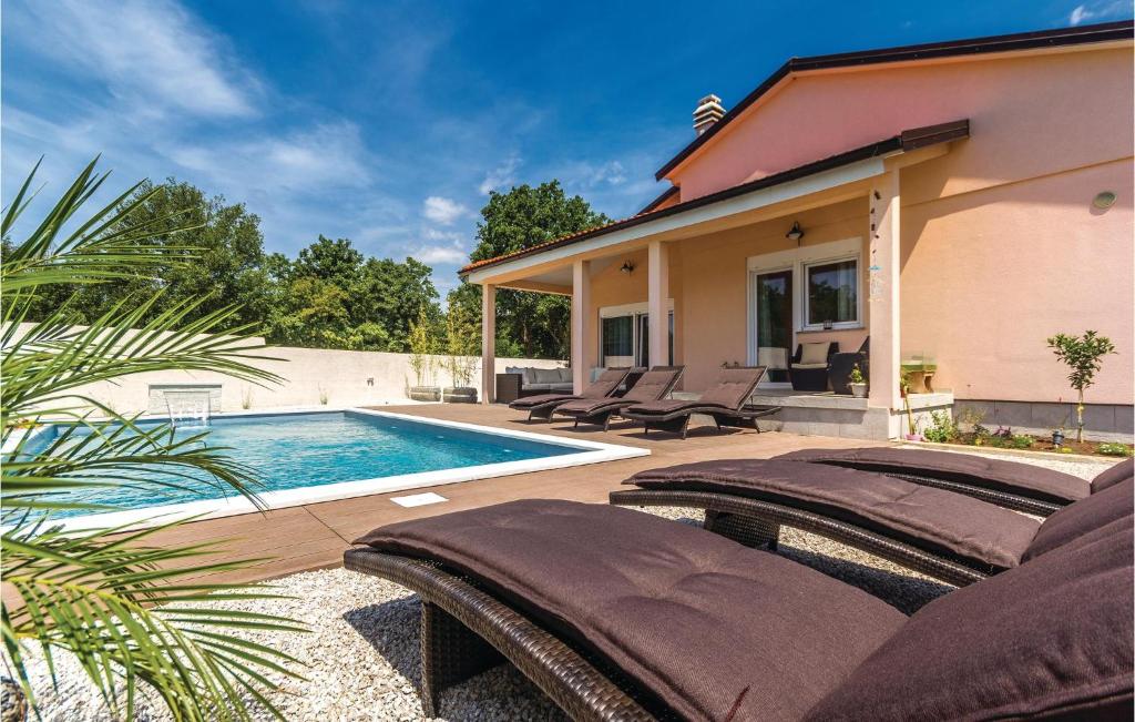 Nice Home In Pula With 3 Bedrooms, Wifi And Outdoor Swimming Pool photo 4
