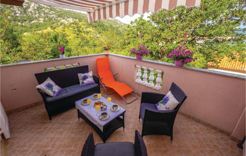 Awesome Apartment In Bakarac With 1 Bedrooms And Wifi photo 2