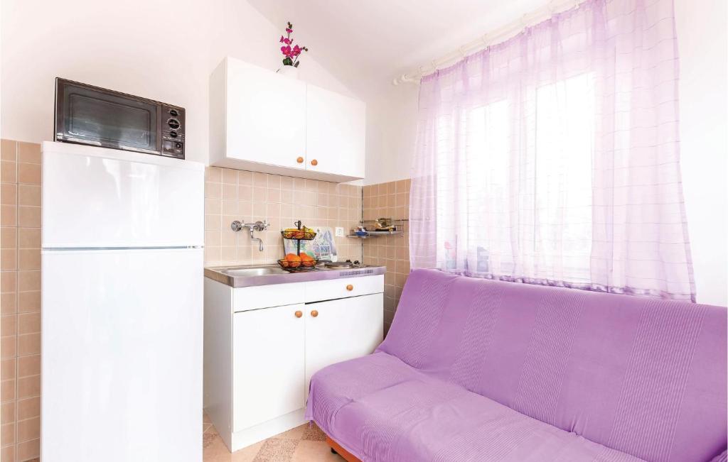 Awesome Apartment In Bakarac With 1 Bedrooms And Wifi photo 3