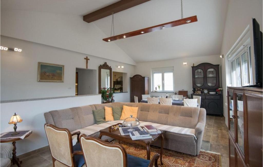 Awesome Home In Medovdolac With 3 Bedrooms, Wifi And Outdoor Swimming Pool photo 1