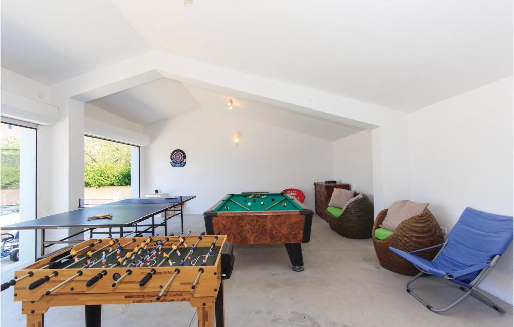 Nice Home In Pula With 5 Bedrooms, Wifi And Outdoor Swimming Pool photo 2