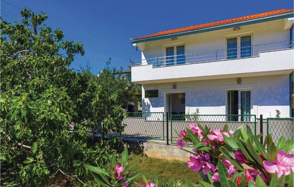 Nice Home In Poljica With 3 Bedrooms And Wifi photo 4