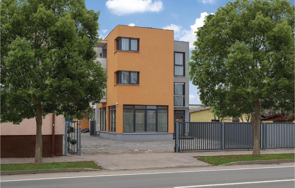 Stunning Home In Varazdin With 4 Bedrooms, Wifi And Sauna photo 2