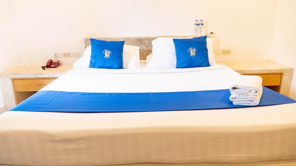 Clarkton Hotel Apartment Room Type - Deluxe Room (2 Adults + 1 Child)