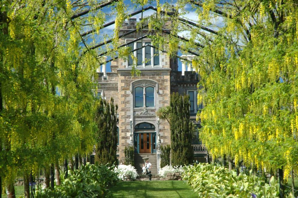 Larnach Lodge & Stable Stay photo 1