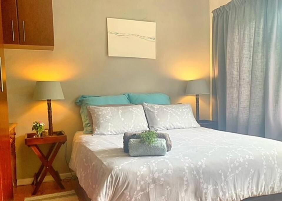The Whitehouse at Oysterbay with dream views photo 2