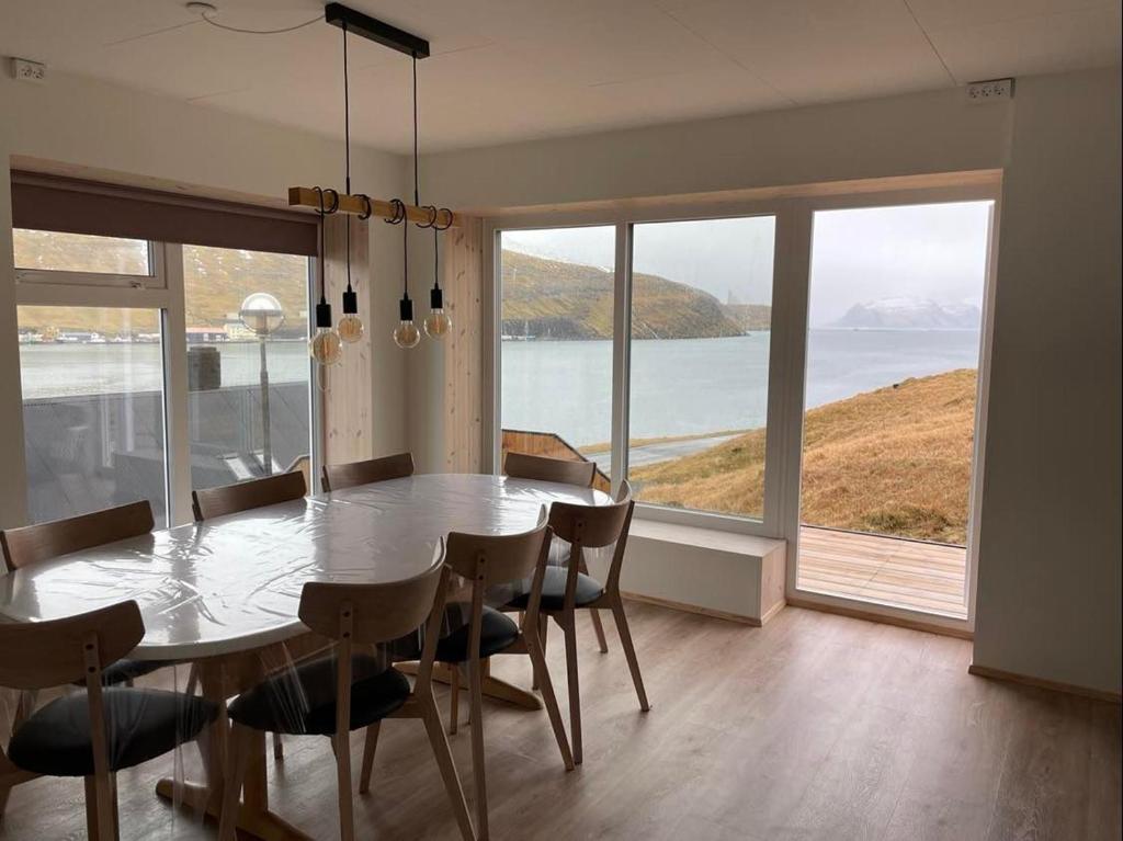 The house with the amazing view photo 1