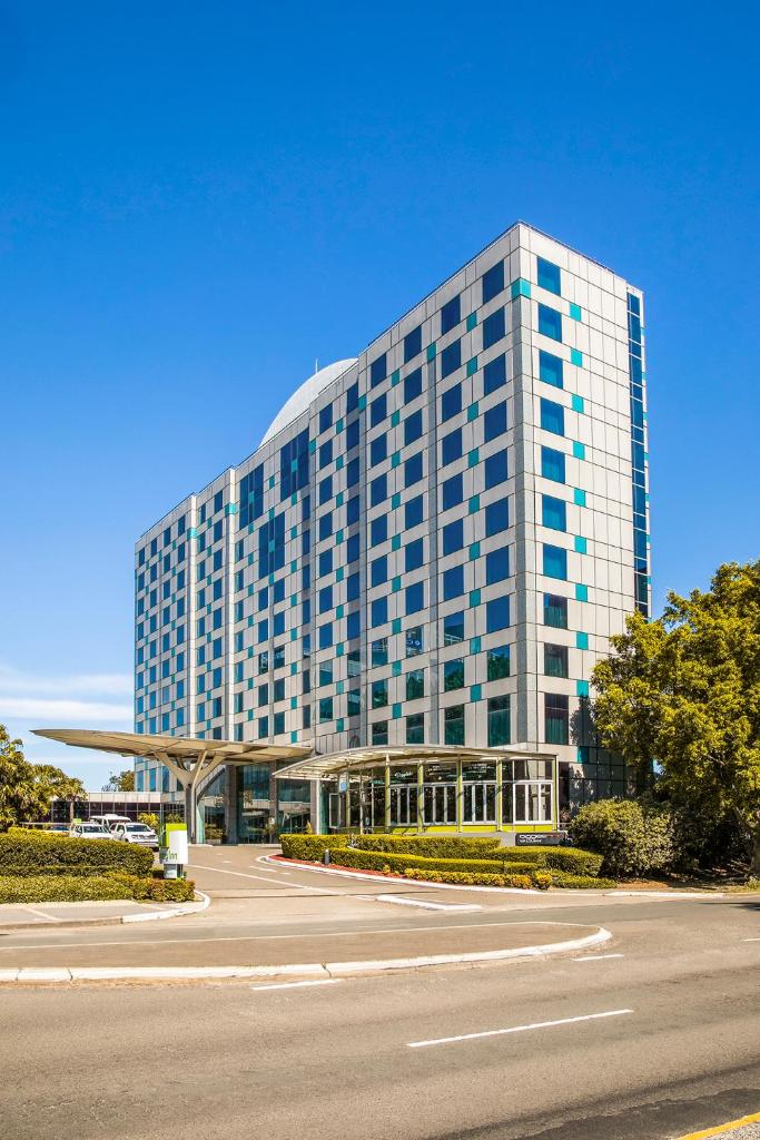 Holiday Inn Sydney Airport, an IHG Hotel photo 1