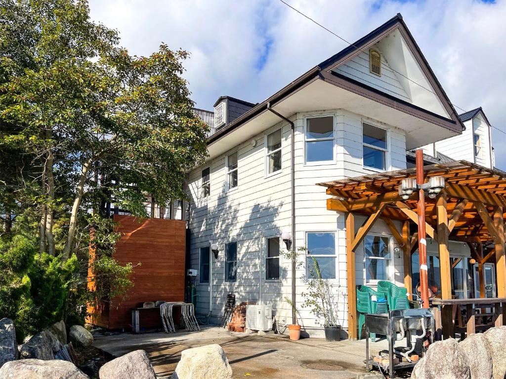 Biwa-Lakeside Cottage B B Dylan photo 2