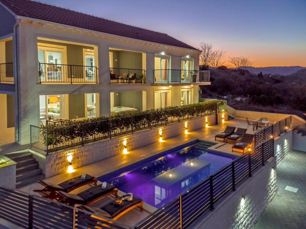 Luxury Authentic Experience at Villa Marta photo 1