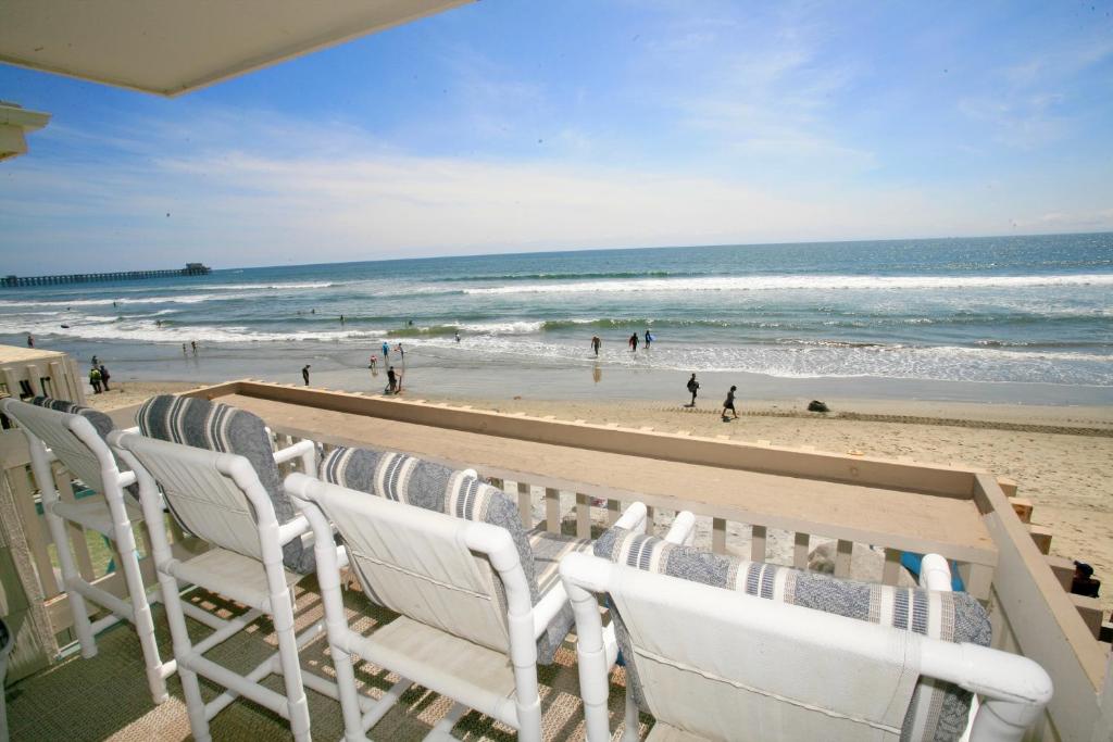 D20 - Beachfront Delight image