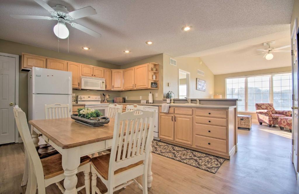 Waterfront Townhome with Private Dock and Lake Views photo 4