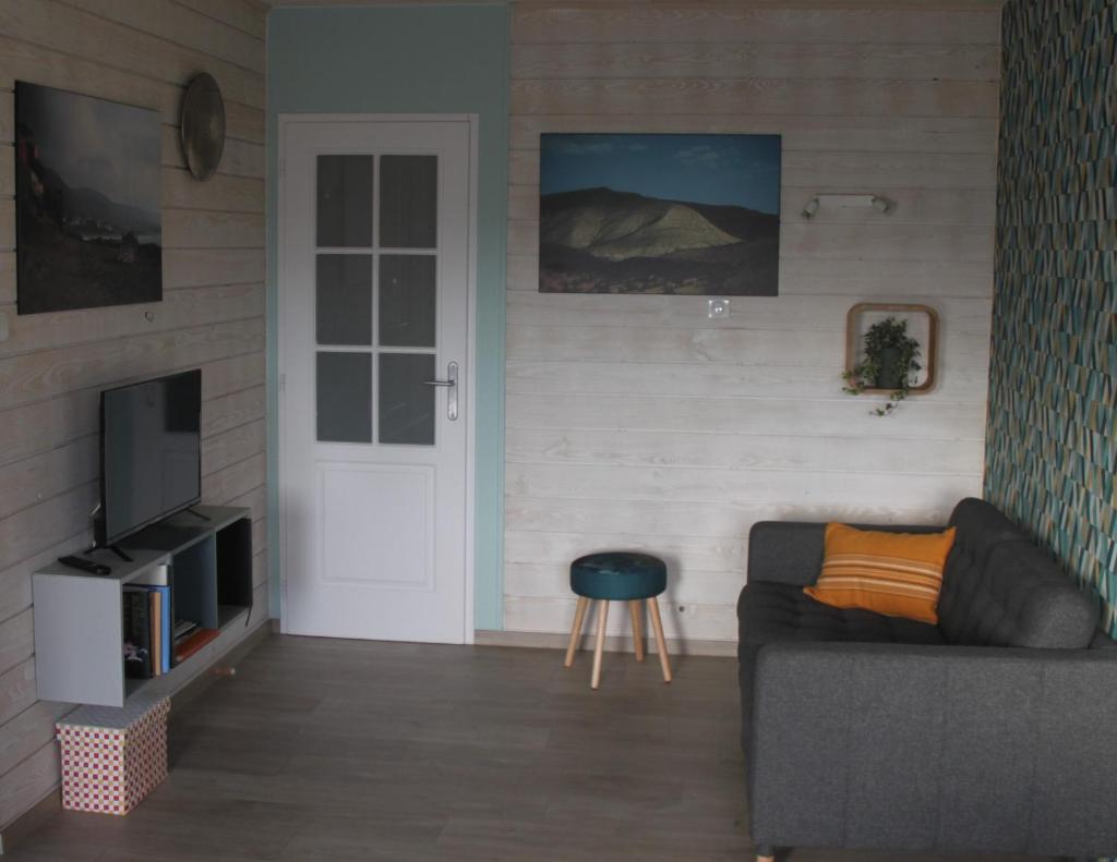 Gîte de la Tuillère, maison contemporaine en bois avec vue et piscine photo 4