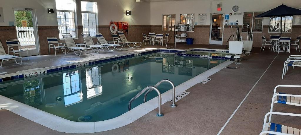 Holiday Inn Express & Suites New Buffalo, MI, an IHG Hotel photo 4