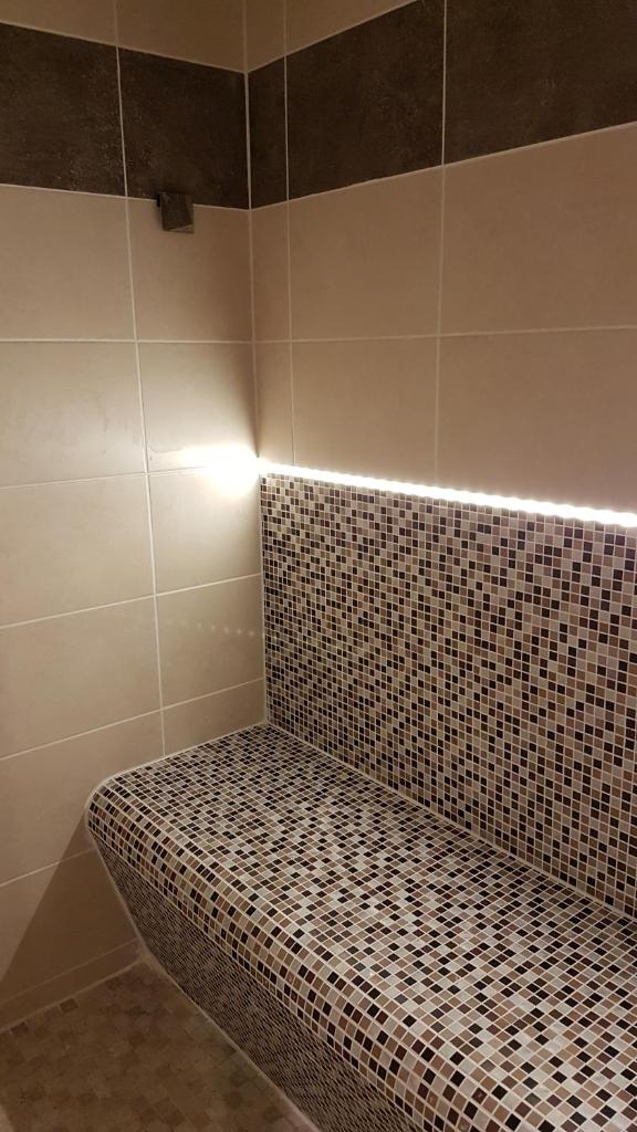 Cosy Love & Spa Love room avec spa, hammam et sauna privatif photo 2