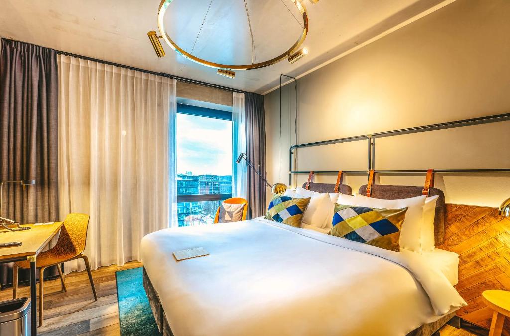 Four Elements Hotel Amsterdam Room Type - Superior Double Room