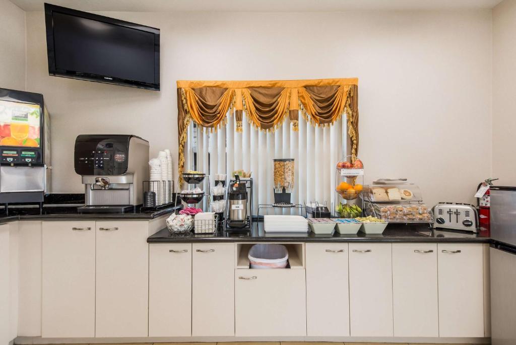 SureStay Hotel by Best Western Sarasota Lido Beach photo 4