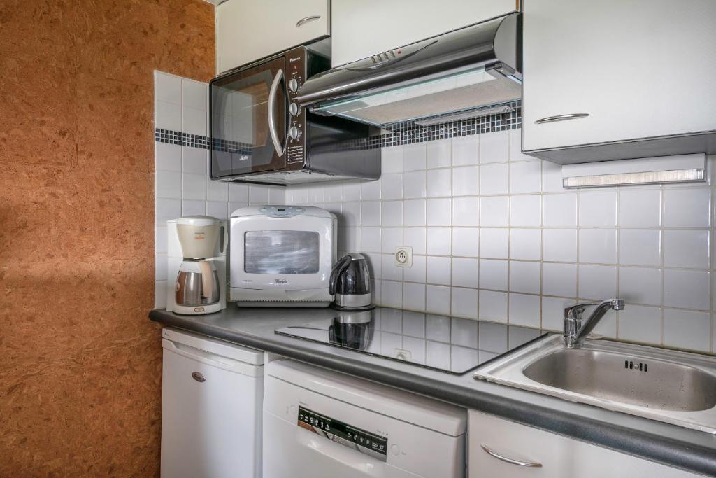 Appartement accueillant pour 4 personnes, a quelques metres de la plage photo 4
