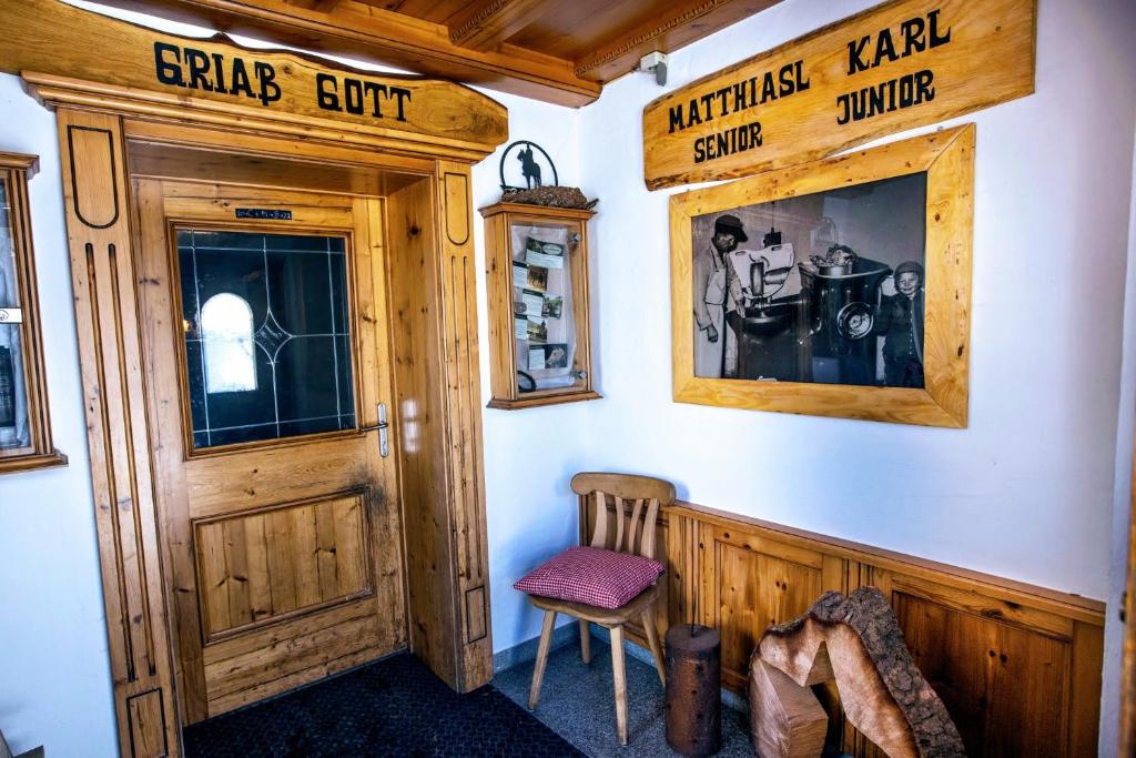 Landhotel zum Matthiasl photo 2