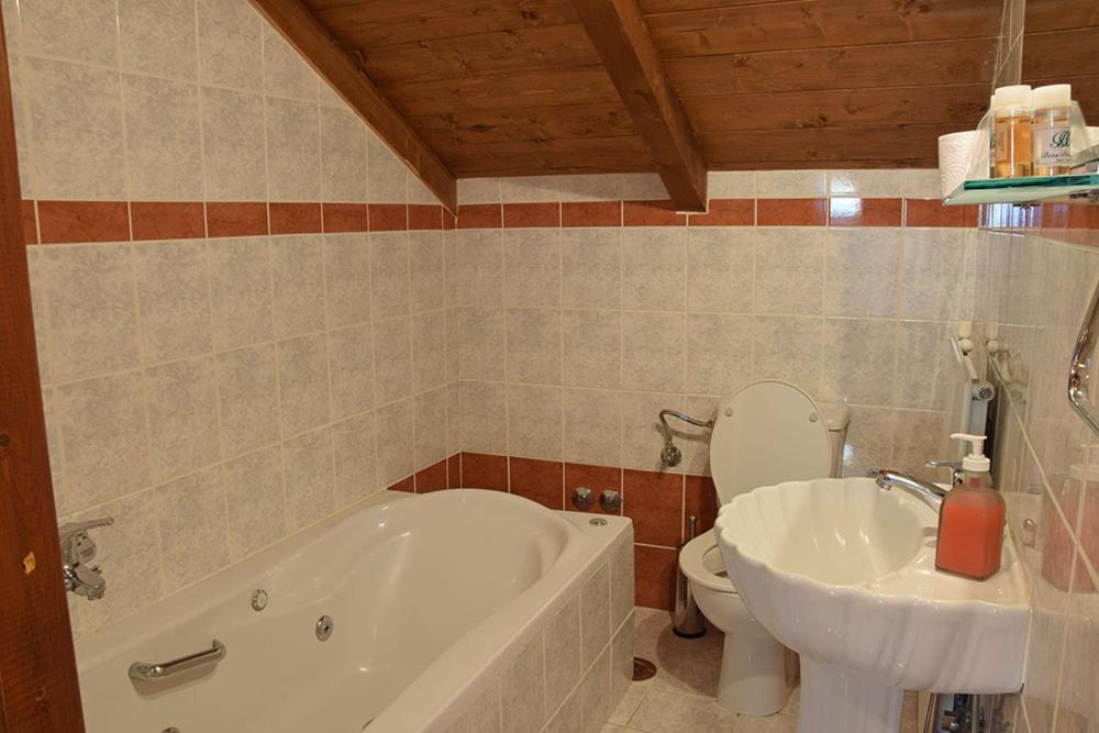 Mountain House photo 3