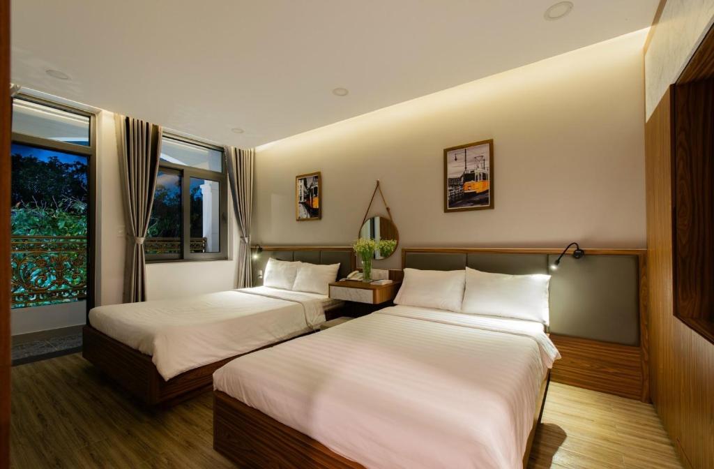 West Lake Hotel