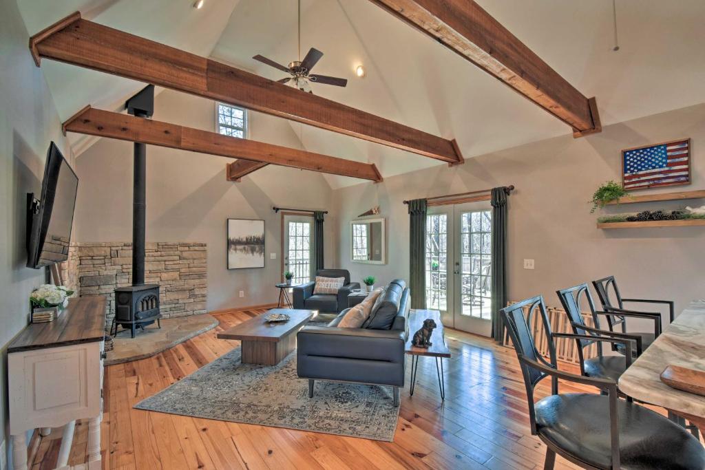Family-Friendly Lake Lanier Escape on 2 and Acres! photo 2
