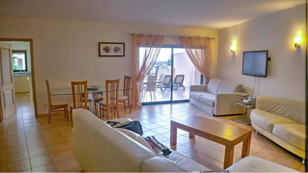 Estrela da Luz 1 bedroom apt pool and sea views photo 1