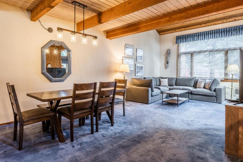 Spacious Winterset 26 2 Bedrm Plus Loft 3 Full Bathrm Townhome Sleeps 8 Steps to Free Town Shuttle photo 3