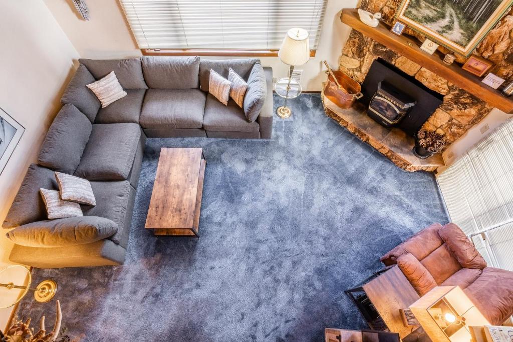 Spacious Winterset 26 2 Bedrm Plus Loft 3 Full Bathrm Townhome Sleeps 8 Steps to Free Town Shuttle photo 4