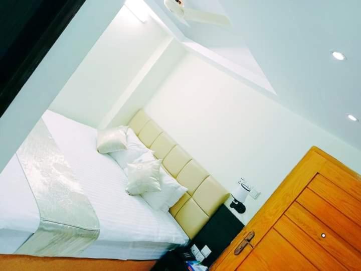White Park Boutique Hotel photo 4